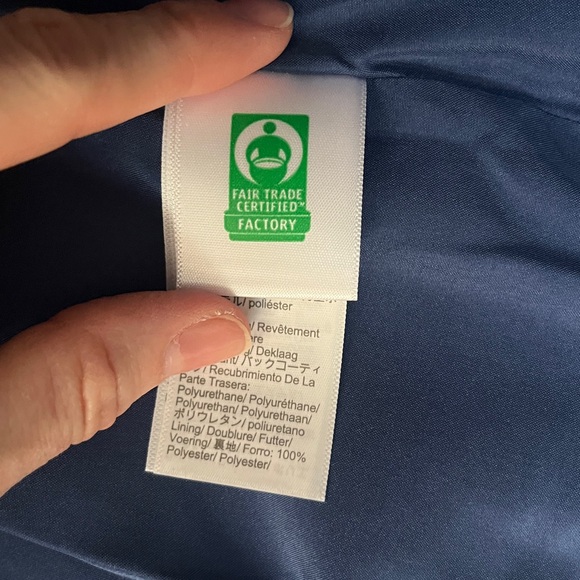 Great transition piece! NWT quilted barn jacket - Picture 5 of 6